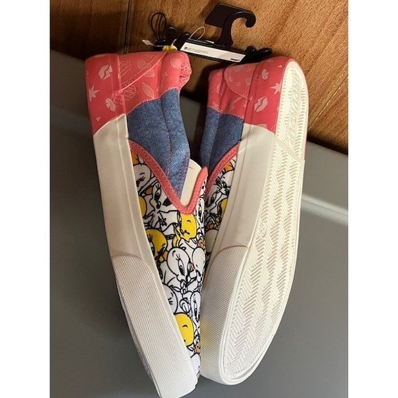 Tweety Bird ~ Looney tunes womens shoes ~ Size 8 NWT - Picture 2 of 6